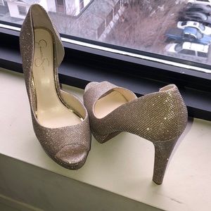 Beautiful Jessica Simpson peep toe pumps
